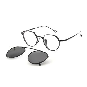 Lunettes de soleil polarisées en titane de qualité supérieure en gros (KMN9916)